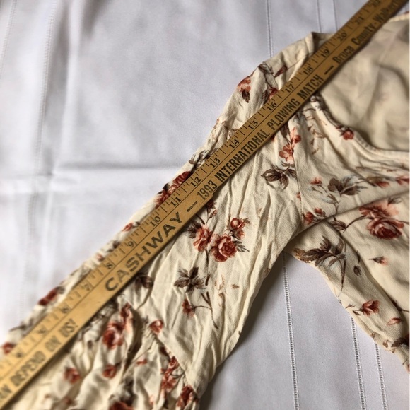 American Eagle Outfitters Floral Romper - Picture 5 of 15